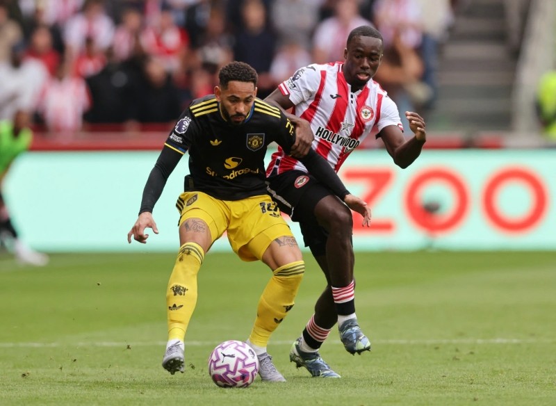 Man United bung sức để giành 3 điểm trước Brentford